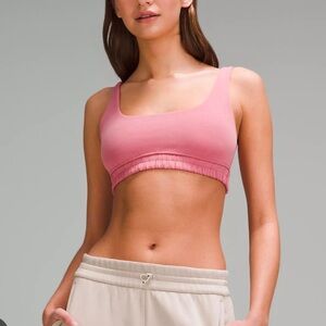 684. Lululemon athletica NWT Softstreme scoop neck bra size 6 Briar Rose 🌹